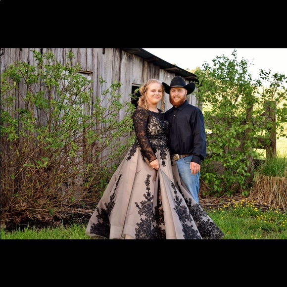 Prom dress - Picture 5 of 6